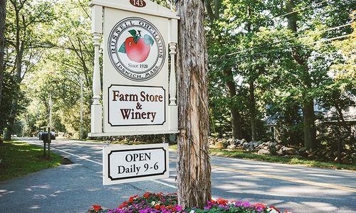 Apple Picking at Russell Orchards thumbnail