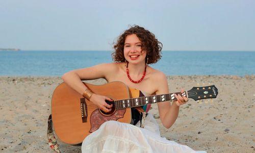 Fresh Prospects: Maggie Welch / Vanessa Torre thumbnail