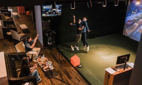 Five Iron Golf: Indoor Virtual Golf Simulators in Boston at Government Center thumbnail