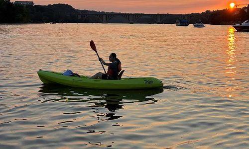 Best Kayaking Spots in and around Washington, DC thumbnail