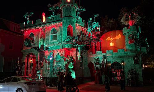 The 13 Best Neighborhoods in Boston to See Halloween Decorations thumbnail